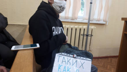 Белорусского оппозиционера-анархиста осудили на 15 суток за "фото с кастрюлей"