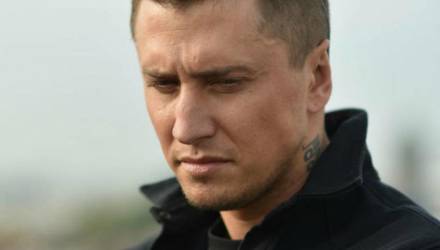 "Хотите копаться в чужих трусах": отдавший Карпович джип экс-жены Прилучный резко высказался о новом романе