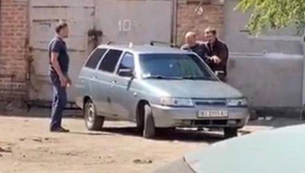 "Луцк-2": в Полтаве мужчина с гранатой захватил заложника (видео)