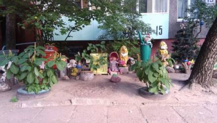 Сказку под окнами своими руками создали жильцы дома № 15 по улице Фадеева