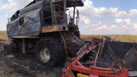 В Гомельском районе сгорел комбайн