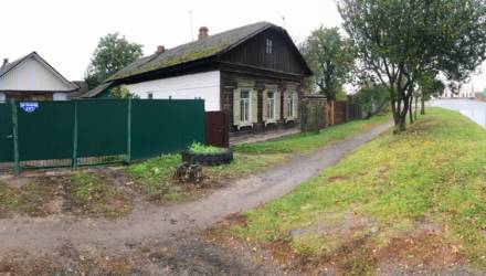 Парень из Гомеля выпивал и нюхал клей, а затем на улице с ножом набросился на девушку