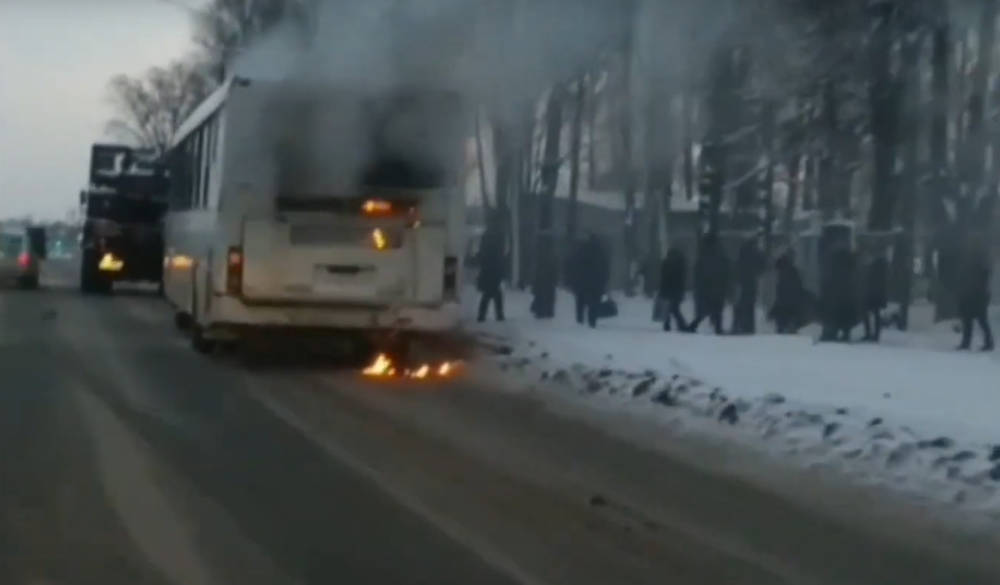 В Жлобине на ходу загорелся пассажирский автобус