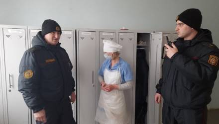 В Гомеле мужчина обратился за помощью в Красный Крест и украл в больнице три женских кошелька