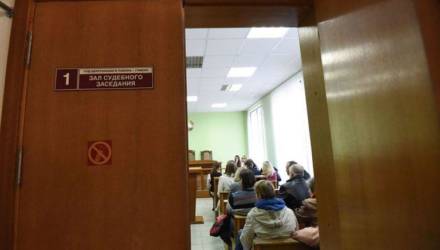 В Гомеле двое школьников отжали электронную сигарету у ровесника. Тот пожаловался сестре – и справедливость восторжествовала
