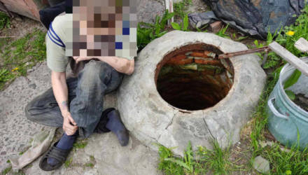 В Гомеле мужчина упал в колодец, который сам же взялся ремонтировать
