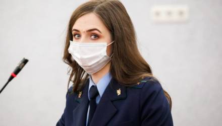 Выселившую помощницу прокурора белоруску приговорили к 2 годам домашней "химии"