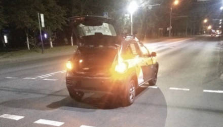В Гомеле автомобиль такси сбил девушку – она в реанимации