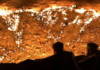 Президент Туркменистана поручил потушить газовый кратер "Врата ада" — он горит более 50 лет