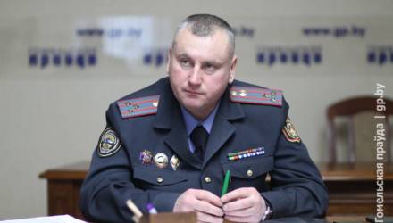 Новые ПДД, "быстрые" светофоры и взаимная вежливость. На вопросы жителей области ответил начальник управления ГАИ УВД облисполкома Андрей Гаркуша