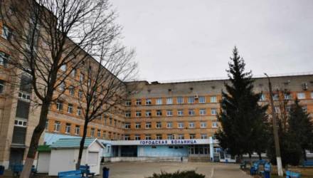 Раненую украинку с дочкой-подростком доставили в мозырскую больницу