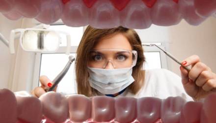 В Гомеле суд взыскал с частной стоматологической клиники более 1600 рублей в пользу пациентки