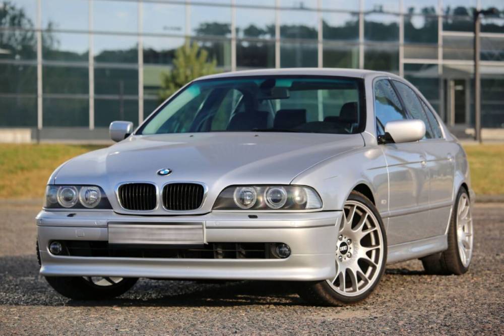 Посмотрели на подъёмнике 21-летнюю BMW E39 за $9 500 из Гомеля. Каков вердикт специалистов?