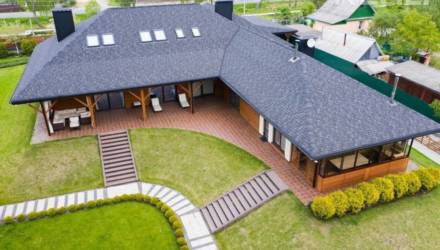 Особняк на Гомельщине за 1,3 миллиона долларов. Как выглядит один из самых дорогих домов Беларуси