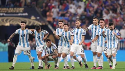 Аргентина стала чемпионом мира по футболу. Судьба решалась в серии пенальти
