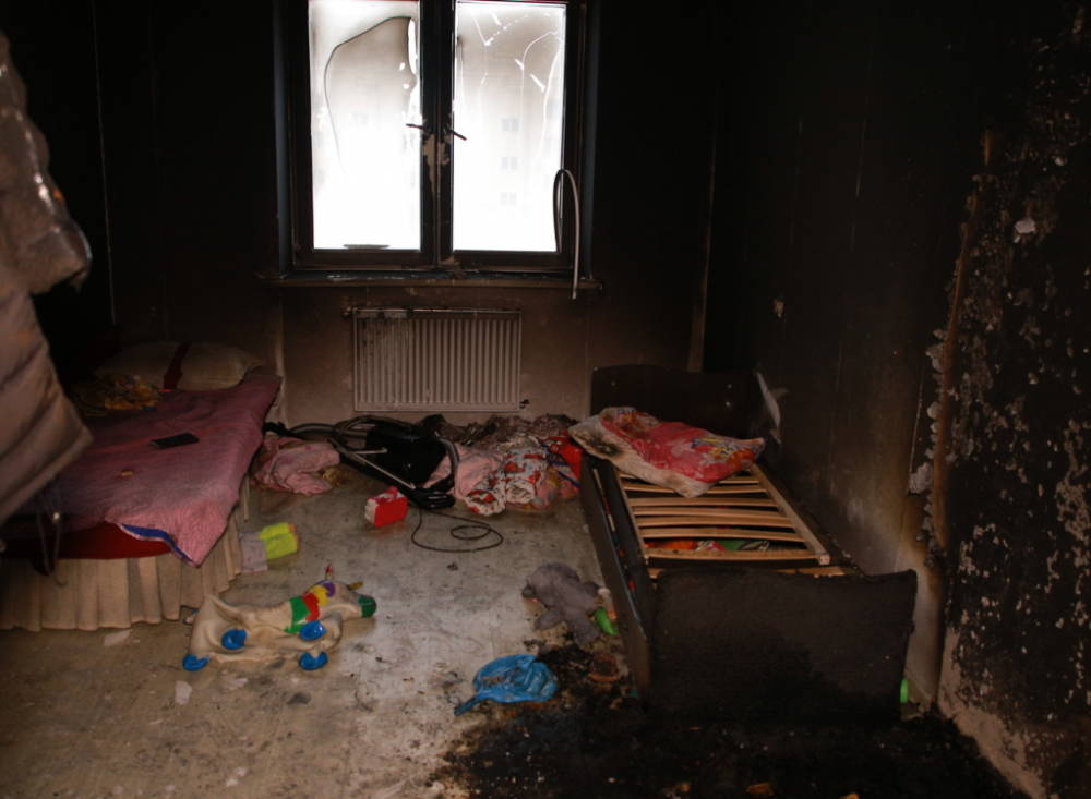 На Гомельщине случайный прохожий не побоялся рискнуть жизнью и спас на пожаре маму с двумя детьми