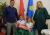 Гомельчанку наградили Орденом Матери: воспитывает пятерых детей и ждёт шестого