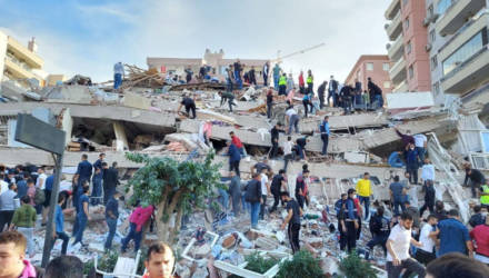 Сильнейшее землетрясение за 80 лет произошло в Турции