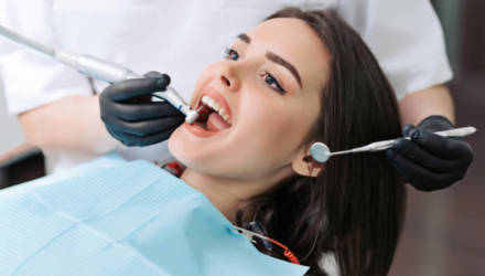 Лечение зубов станет доступнее. В Беларуси ограничат максимальные тарифы на стоматологические услуги