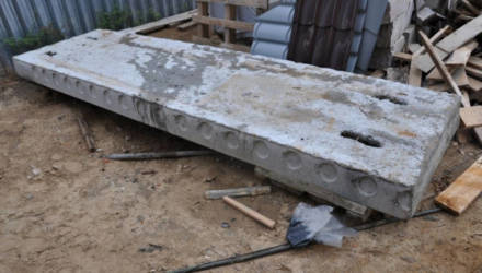 В Гомельском районе при демонтаже старой постройки погиб подросток: его придавило железобетонной плитой