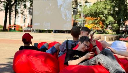 МТС ТВ устроил кинопоказы под открытым небом в Гомеле: более тысячи зрителей за три дня