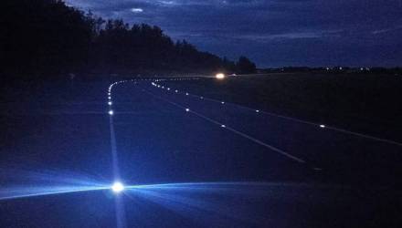 Лампы прямо в асфальте: под Жлобином установили инновационные LED-маячки