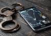Гомельчанин набросился на судебного исполнителя, придавил всем телом, выкручивал руку, нанес травму