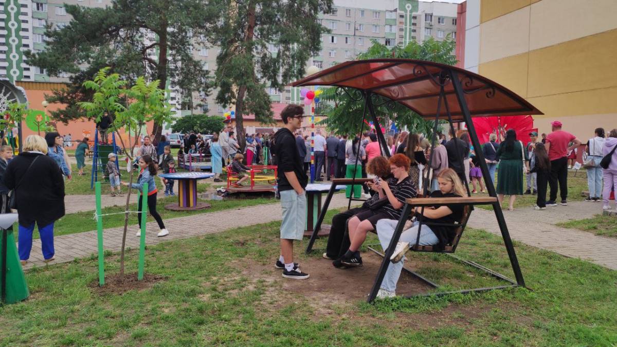 Семейный парк в микрорайоне Солнечный построили на деньги жителей и бюджета
