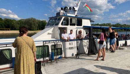 До пляжа по воде: мы прокатились на теплоходе и делимся впечатлениями