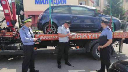 В Гомеле арестовали авто у бесправника