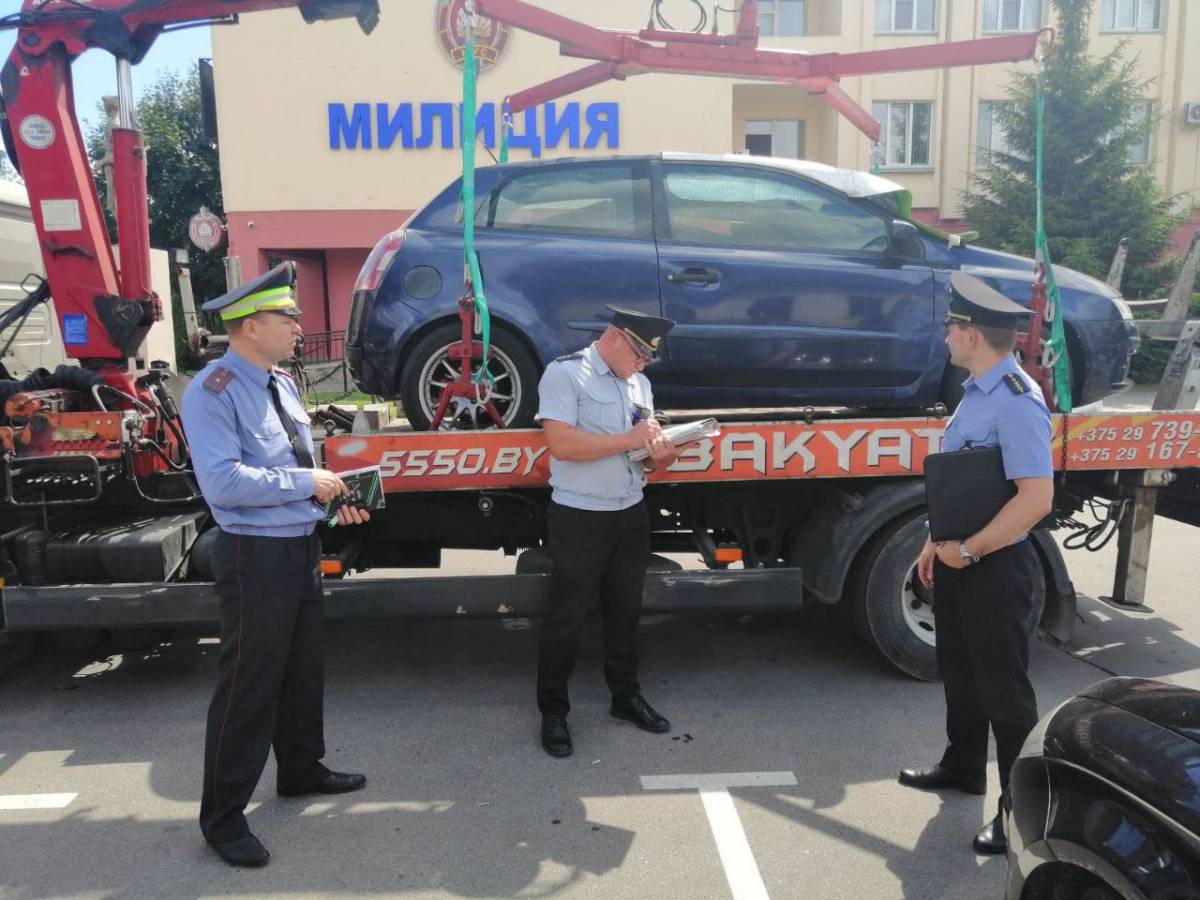 В Гомеле арестовали авто у бесправника