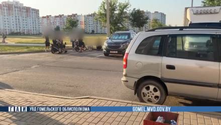 Подростков без прав поймали за езду на скутерах в Гомеле
