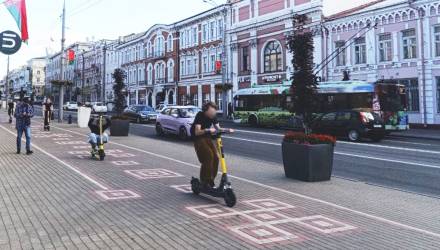Велосипедисты и самокатчики носятся по центральным улицам Гомеля. Это нормально?