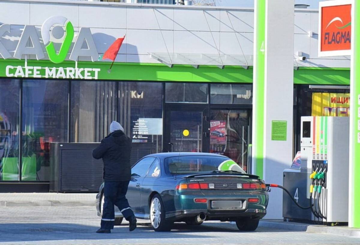 Барсетка с 4800 рублями упала с крыши авто — милиция нашла и вернула