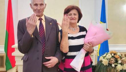Необычная свадьба в Гомеле: расписались 91-летний жених и 72-летняя невеста