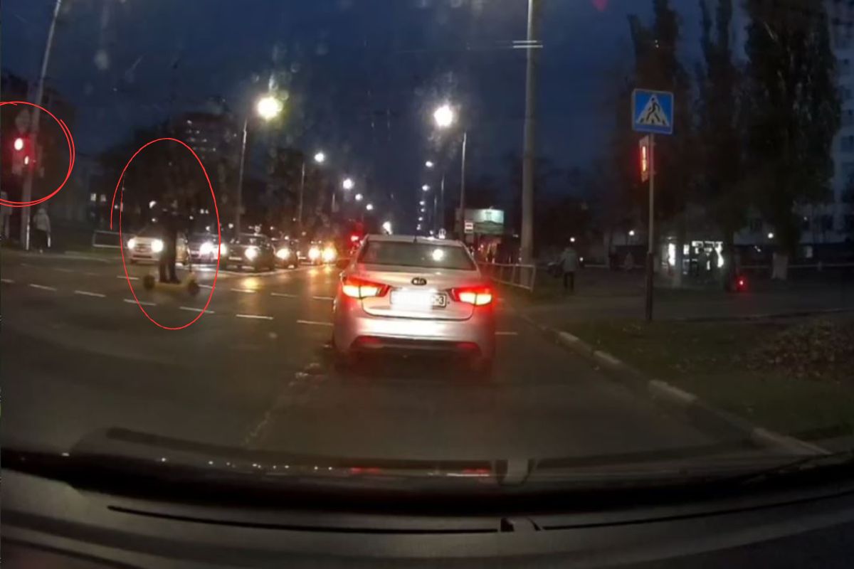На красный и без спешивания: в Гомеле на видео попал нарушитель на самокате