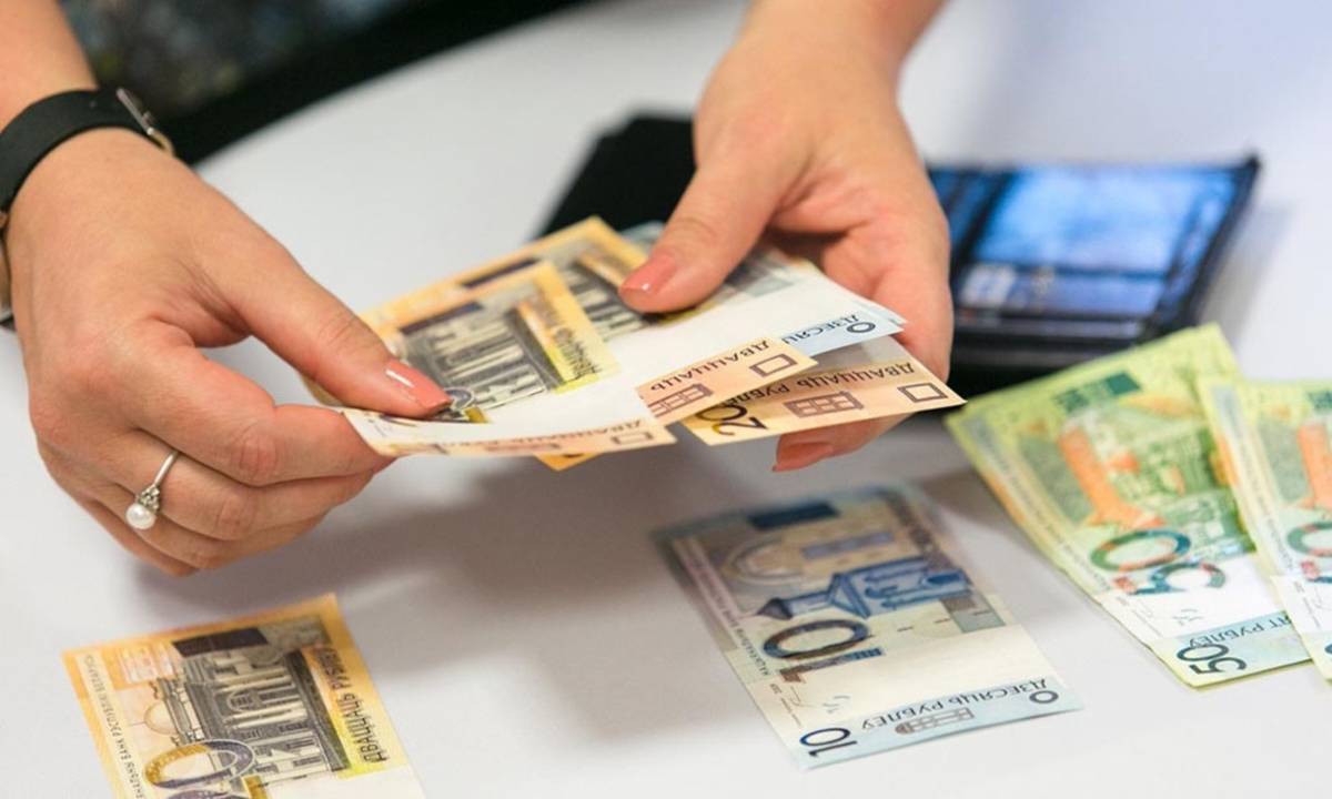 В Гомеле предприятие незаконно списывало деньги у сотрудника 2 года