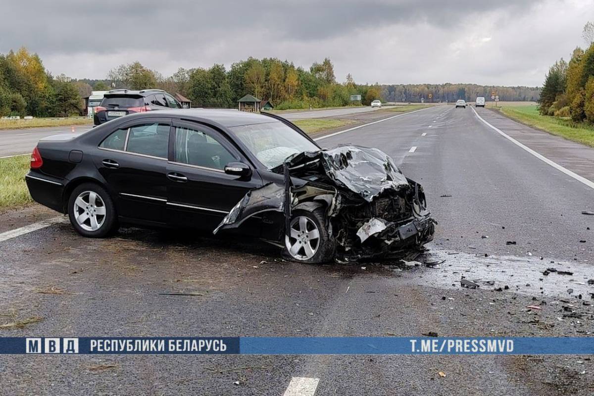 пострадавший мерседес на м-1