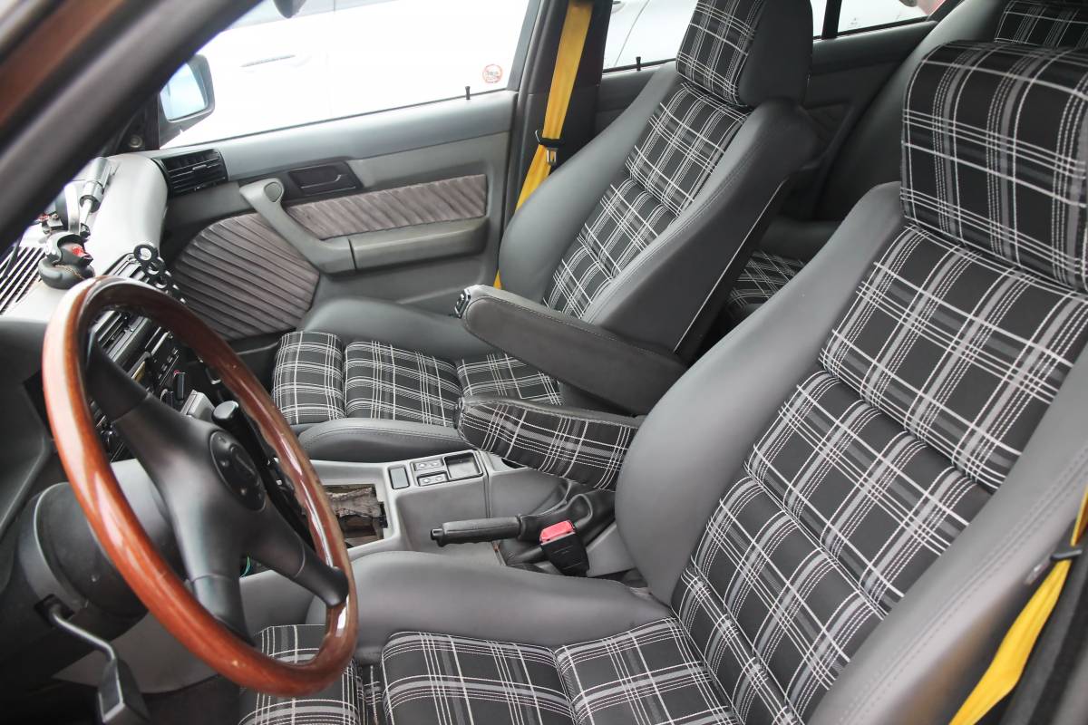 салон BMW E34 из Гомеля