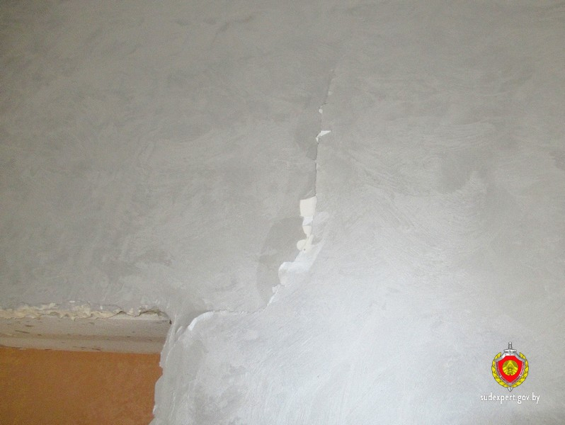 Эксперты нашли серьёзные дефекты в фундаменте, кровле и утеплении