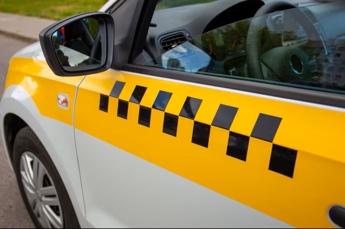 В Гомеле раскрыта схема уклонения от налогов в сфере такси
