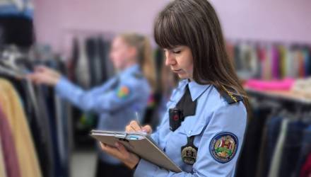 В Речице за миллионный долг арестовали магазин одежды