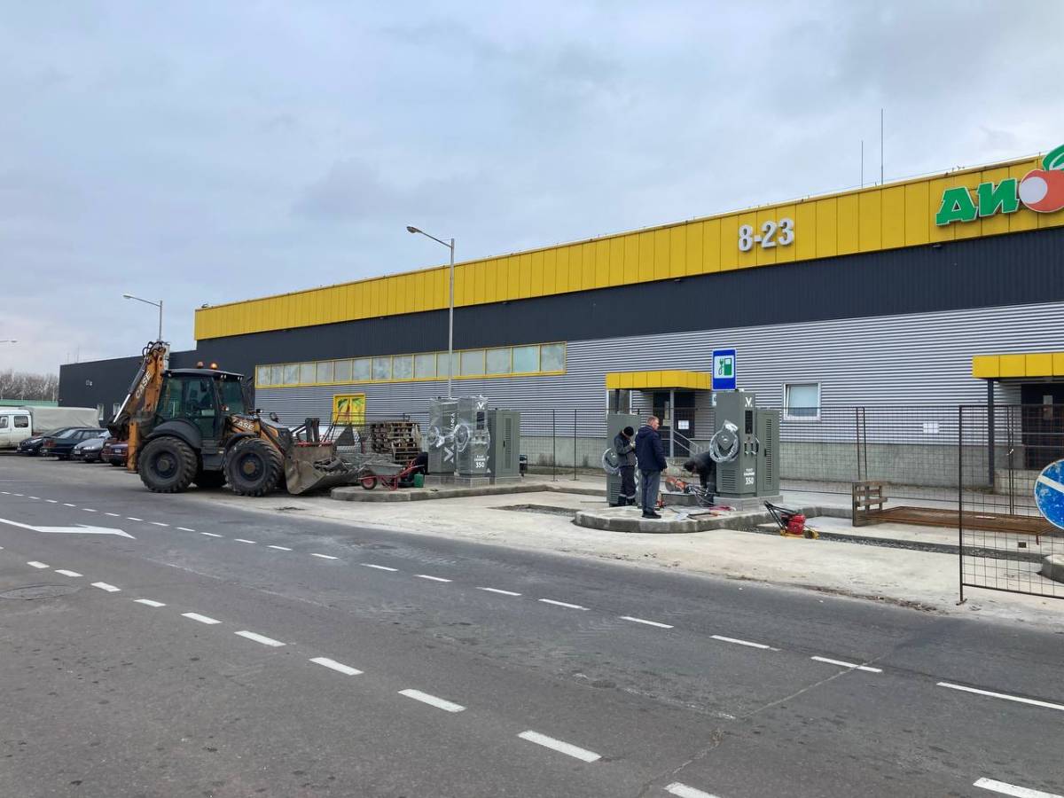 монтаж первой зарядки Malanka Fast Charger 350 кВт в гомеле