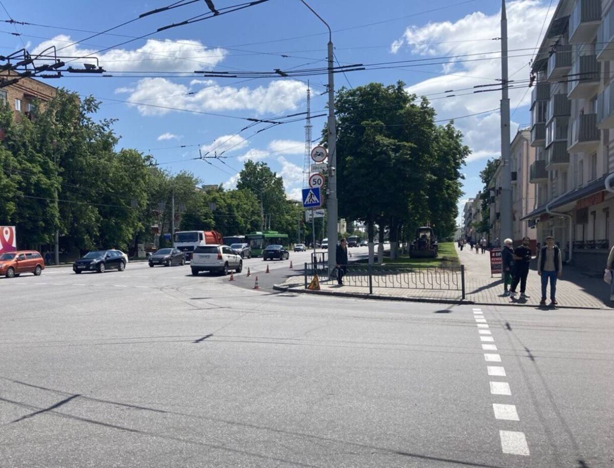 Внимание, водители! На Советской в Гомеле расширяют проезжую часть