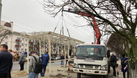 В Гомеле у «8 Марта» устанавливают новый остановочный пункт