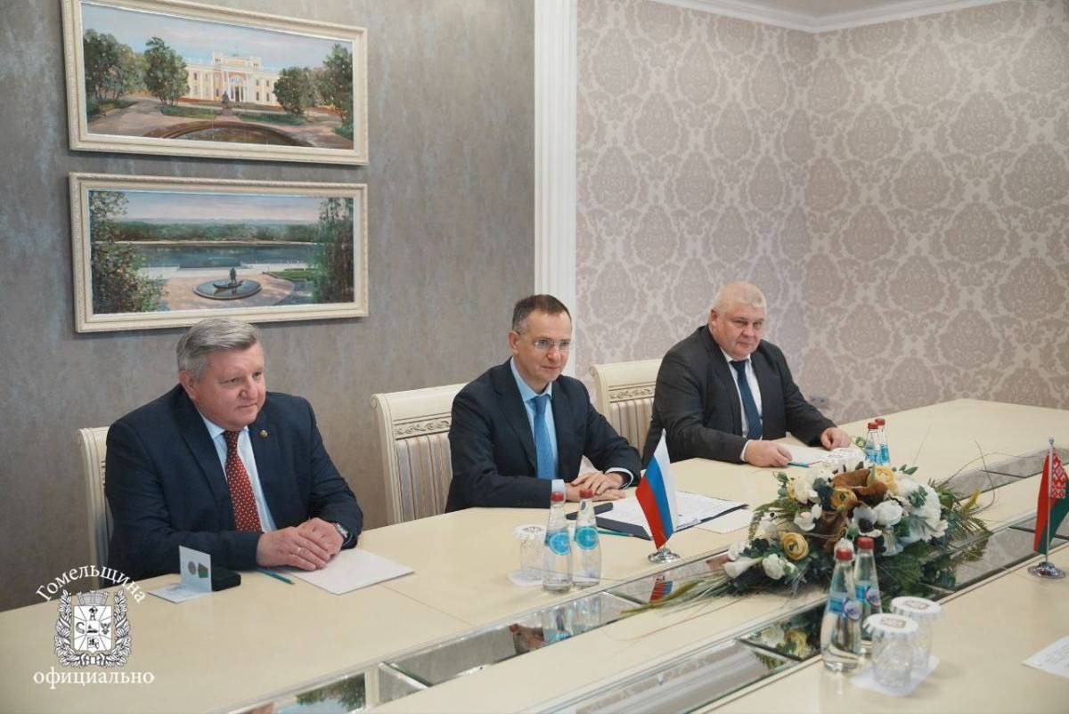 Первой точкой программы Мединского стала встреча с председателем облисполкома Иваном Крупко