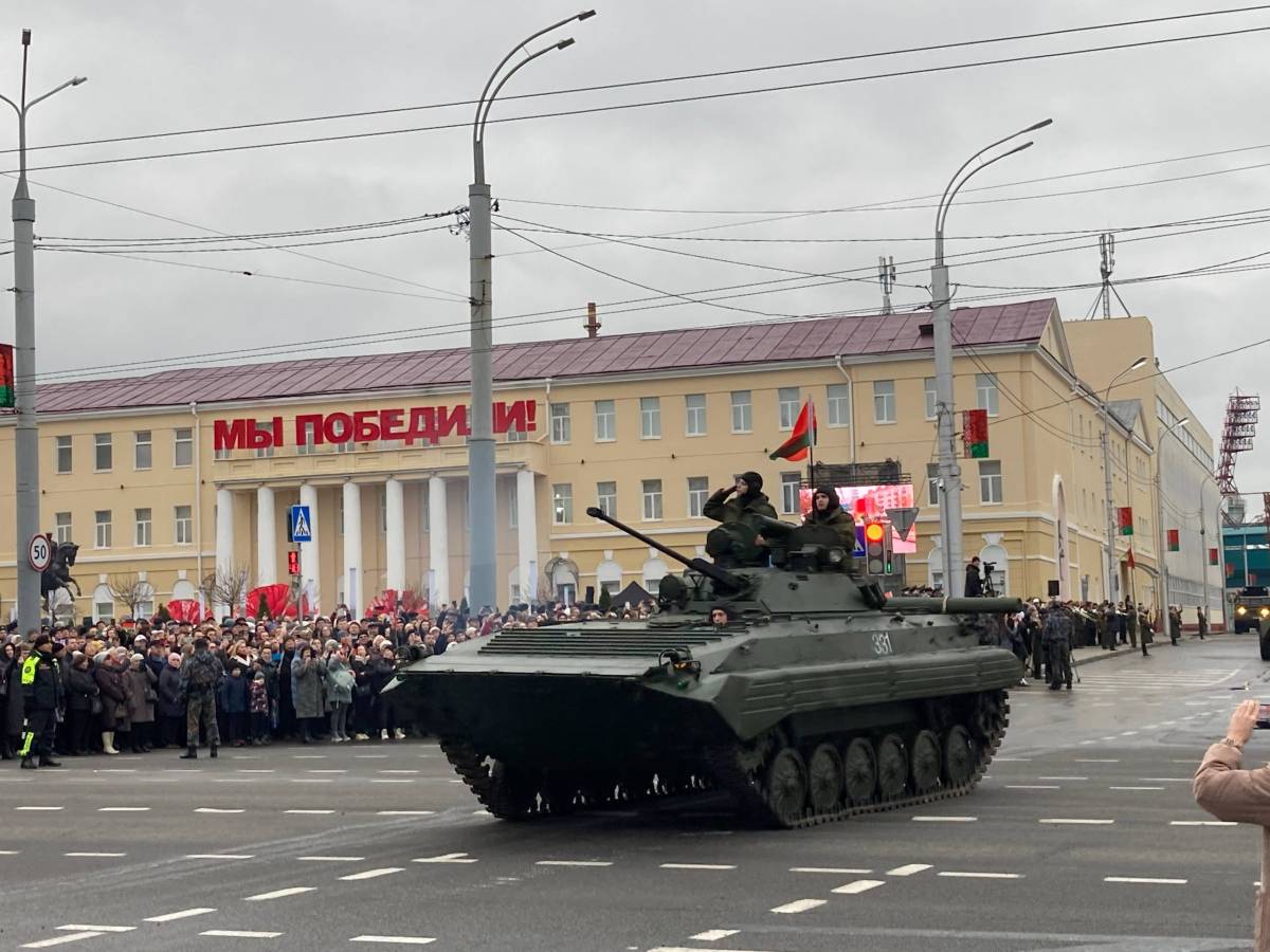 парад техники в Гомеле по новому маршруту