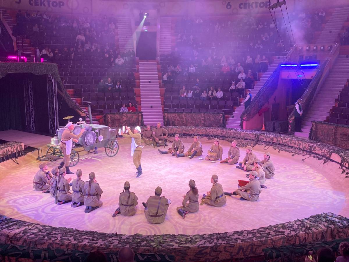 памяти фронтовым артистам