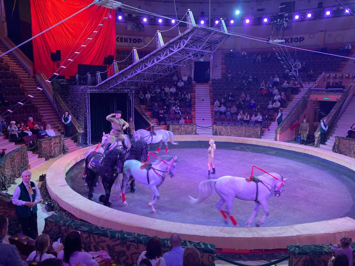 цирковое представление о подвиге народа в Гомеле