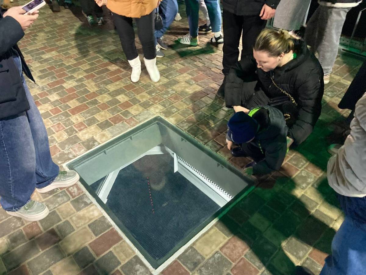 смотровое окно на мосту в гомеле